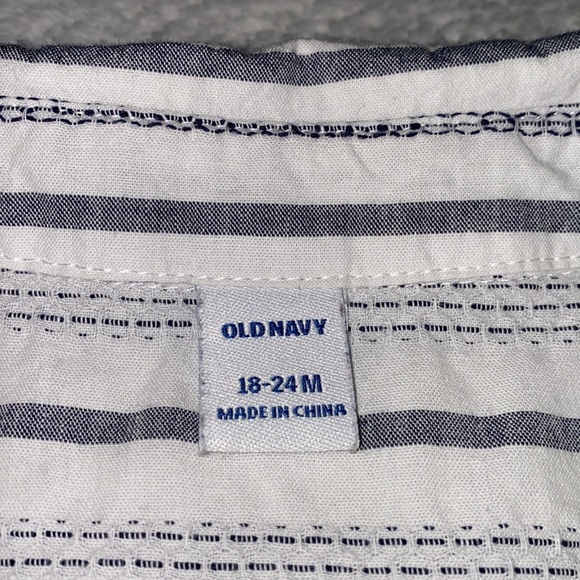 Gray outfit baby bundle (Carters & Old Navy) - Picture 3 of 10